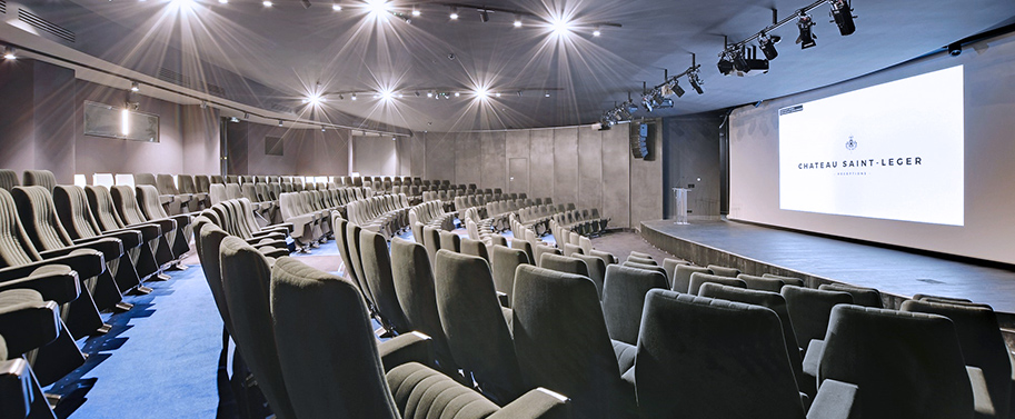 Grand-auditorium-Saint-leger-scene