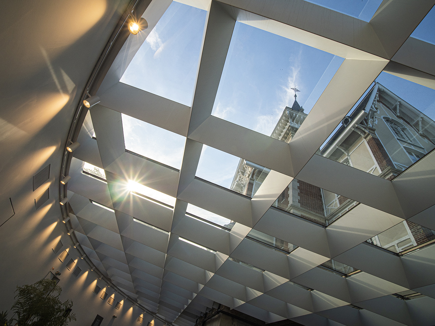 OLYMPUS DIGITAL CAMERA